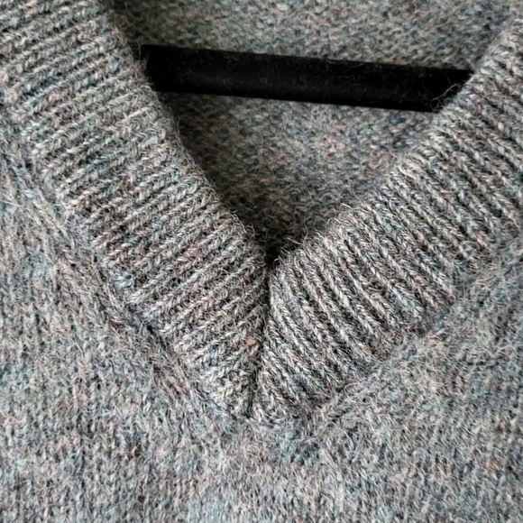 Vintage Mark Astor green grey V-neck wool blend knit pull over sweater size M - Picture 7 of 11